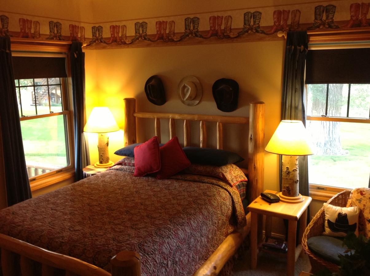Blue Heron Inn Bed And Breakfast Rexburg Room photo
