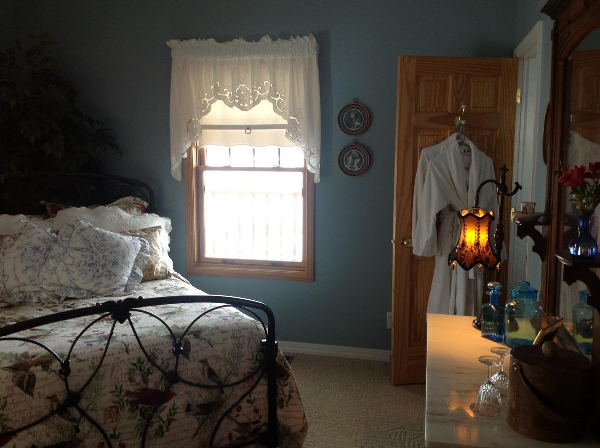 Blue Heron Inn Bed And Breakfast Rexburg Room photo